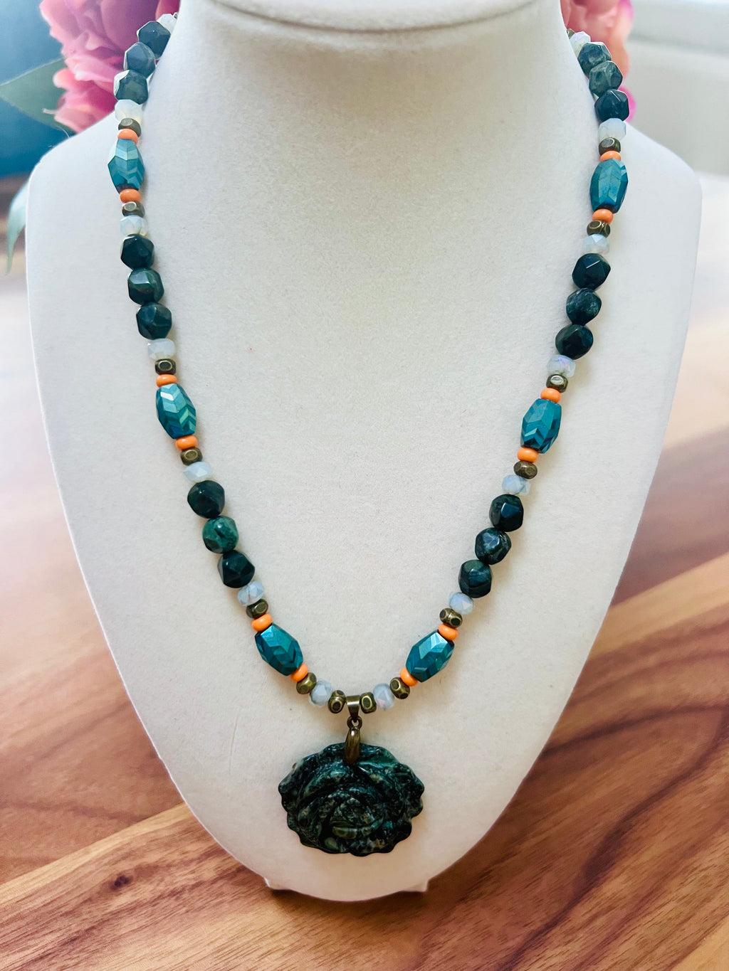 Kambaba Jasper Carved Rose Pendant Necklace – Green Iris Crystal Beads